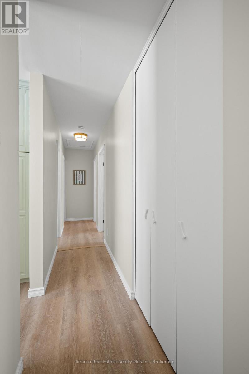 528 Greenbrook Drive, Kitchener, Ontario  N2M 4K6 - Photo 16 - X12732670