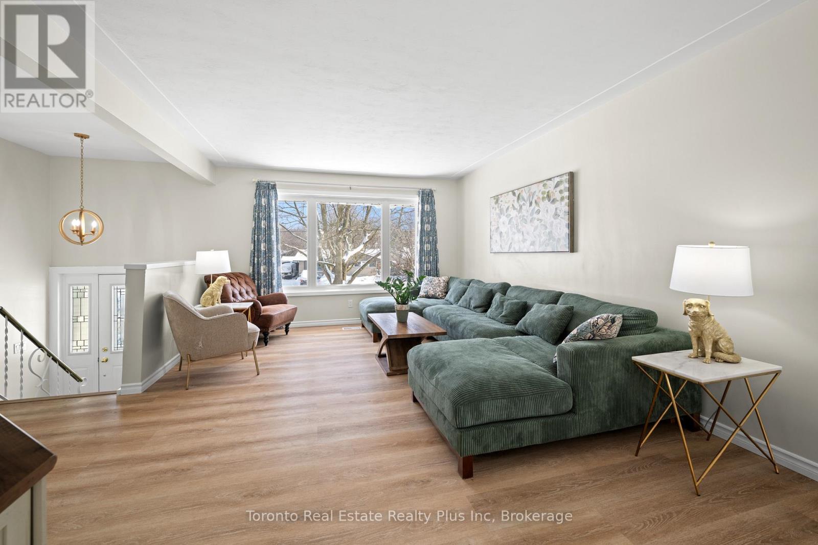 528 Greenbrook Drive, Kitchener, Ontario  N2M 4K6 - Photo 7 - X12732670