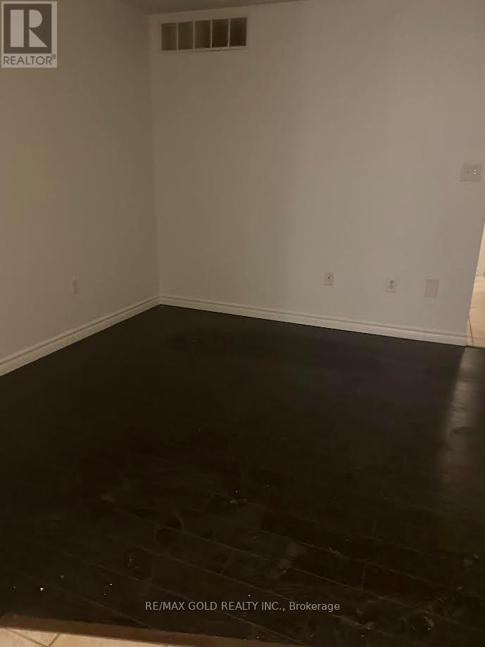 239 Langlaw Drive, Cambridge, Ontario  N1P 1B6 - Photo 5 - X12732730