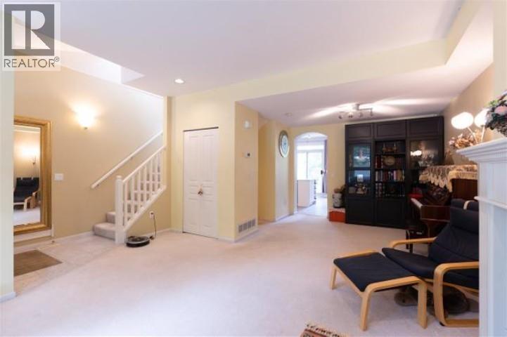 10 7500 Cumberland Street, Burnaby, British Columbia  V3N 4Z9 - Photo 10 - R3083448