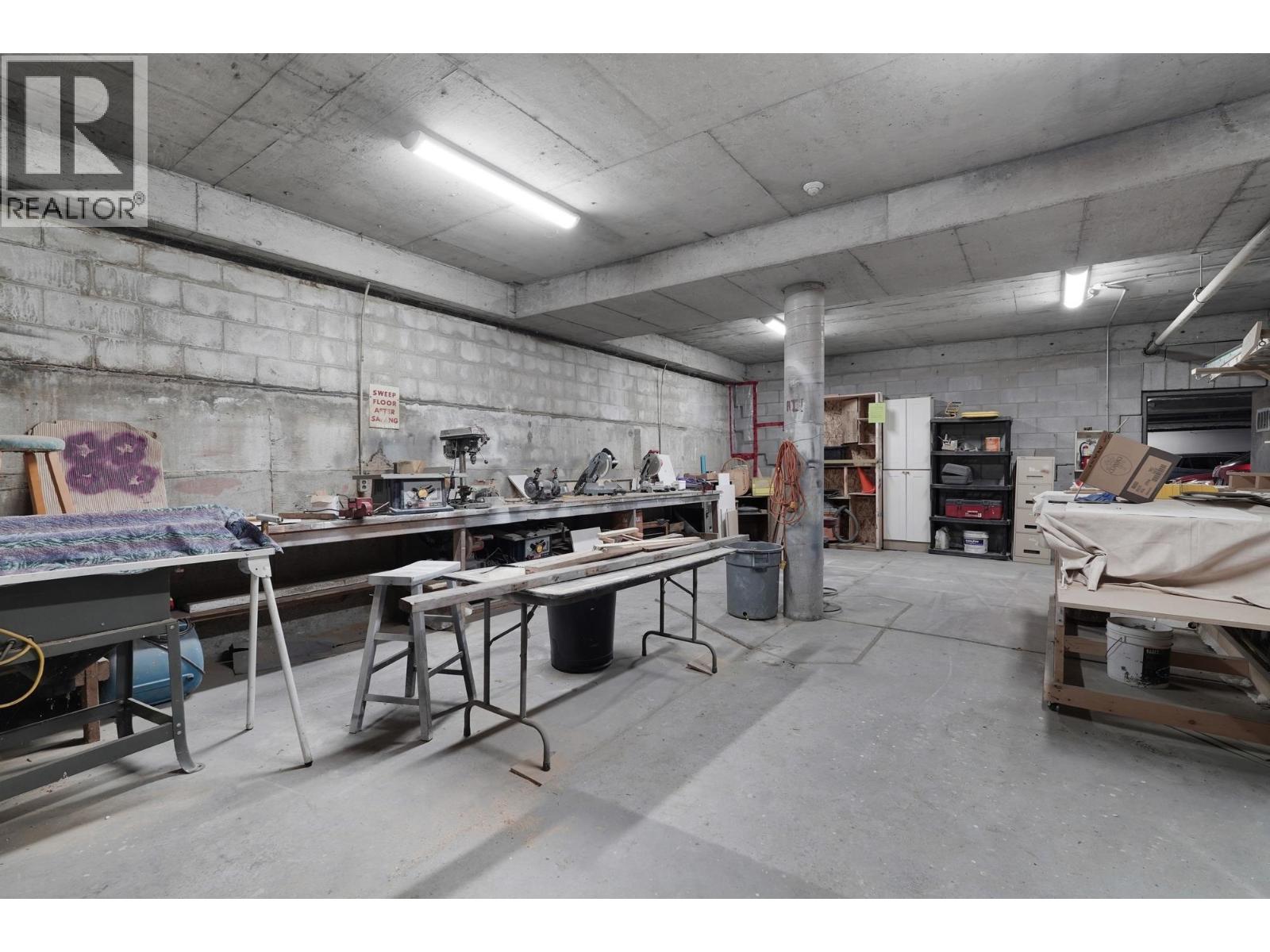 Listing Picture 19 of 23 : 202 9300 GLENACRES DRIVE, Richmond / 烈治文 - 魯藝地產 Yvonne Lu Group - MLS Medallion Club Member