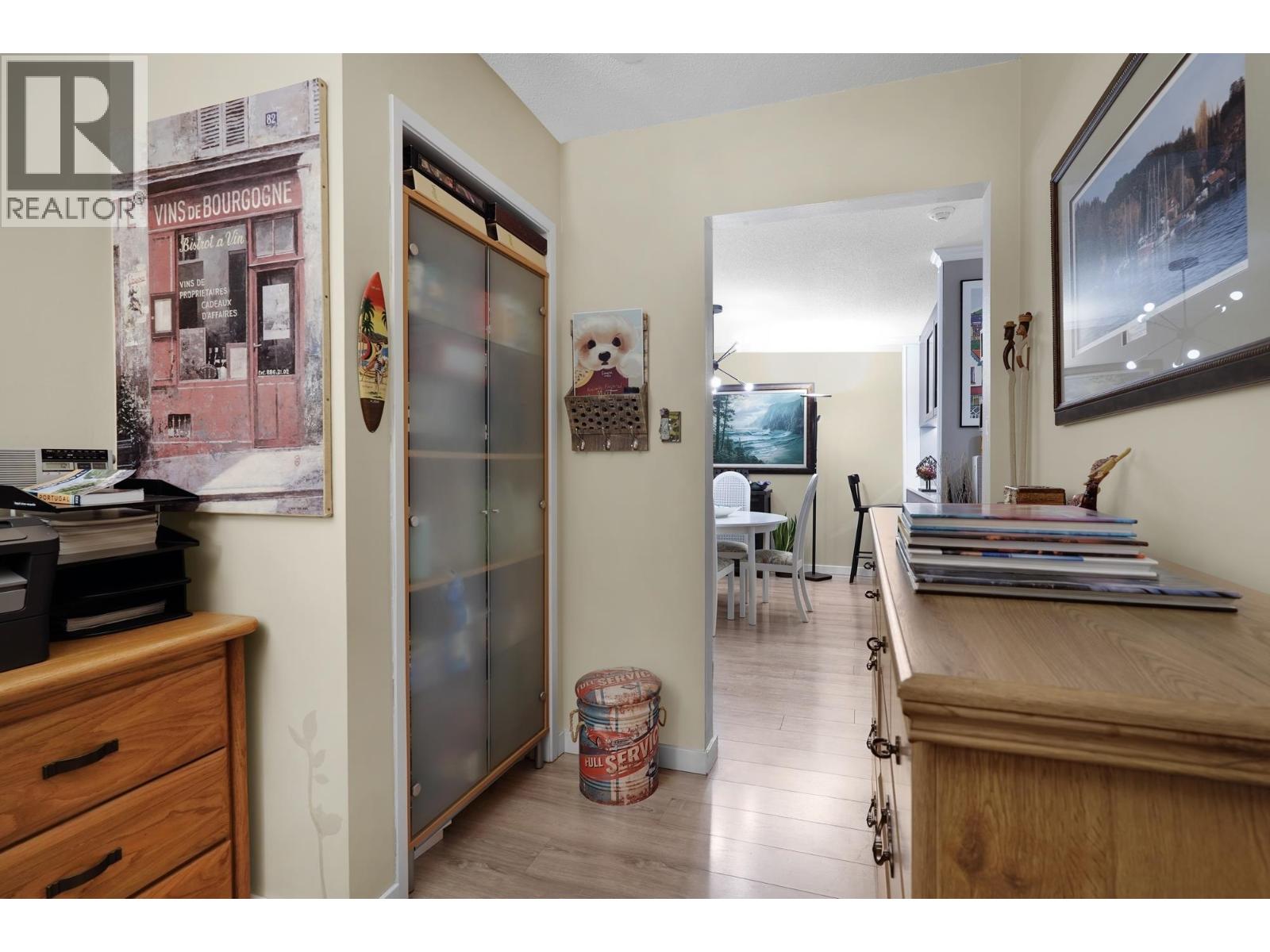 Listing Picture 6 of 23 : 202 9300 GLENACRES DRIVE, Richmond / 烈治文 - 魯藝地產 Yvonne Lu Group - MLS Medallion Club Member