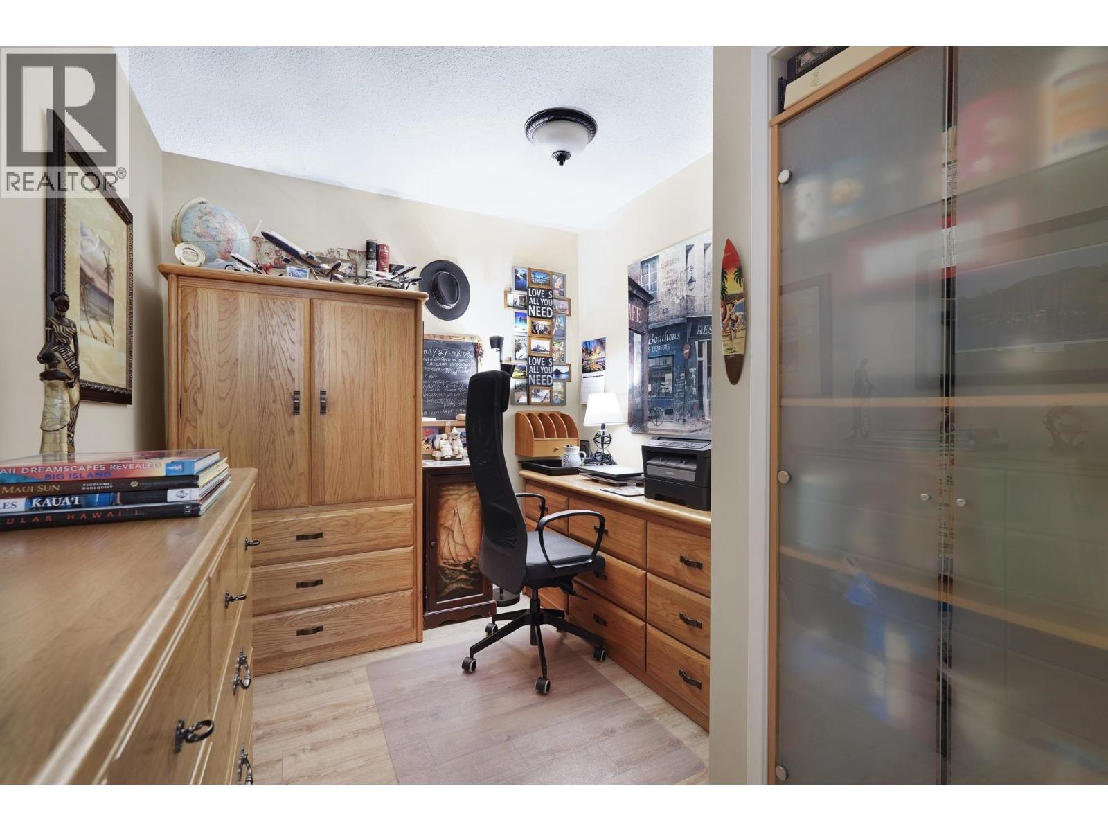 Listing Picture 5 of 23 : 202 9300 GLENACRES DRIVE, Richmond / 烈治文 - 魯藝地產 Yvonne Lu Group - MLS Medallion Club Member