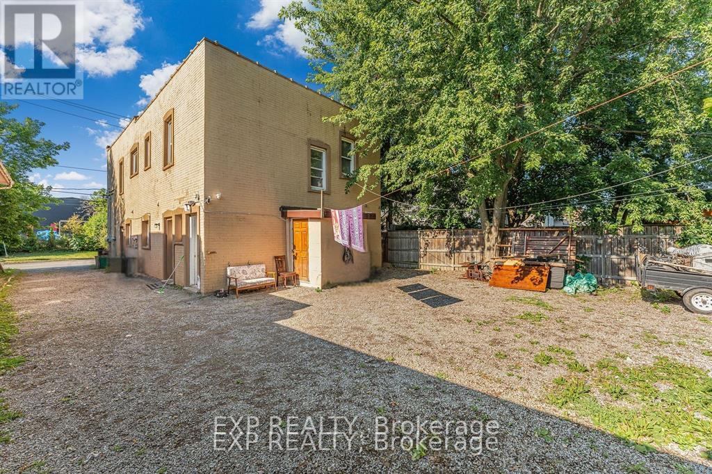 4553 Ferguson Street, Niagara Falls, Ontario  L2E 2Y7 - Photo 4 - X12452765