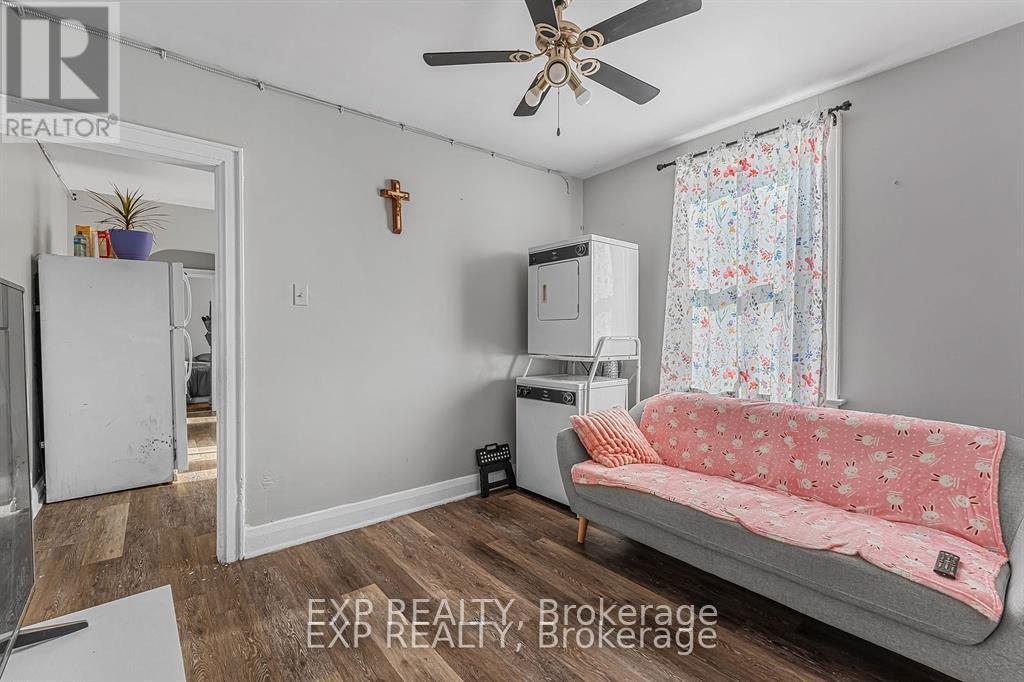 4553 Ferguson Street, Niagara Falls, Ontario  L2E 2Y7 - Photo 9 - X12452765