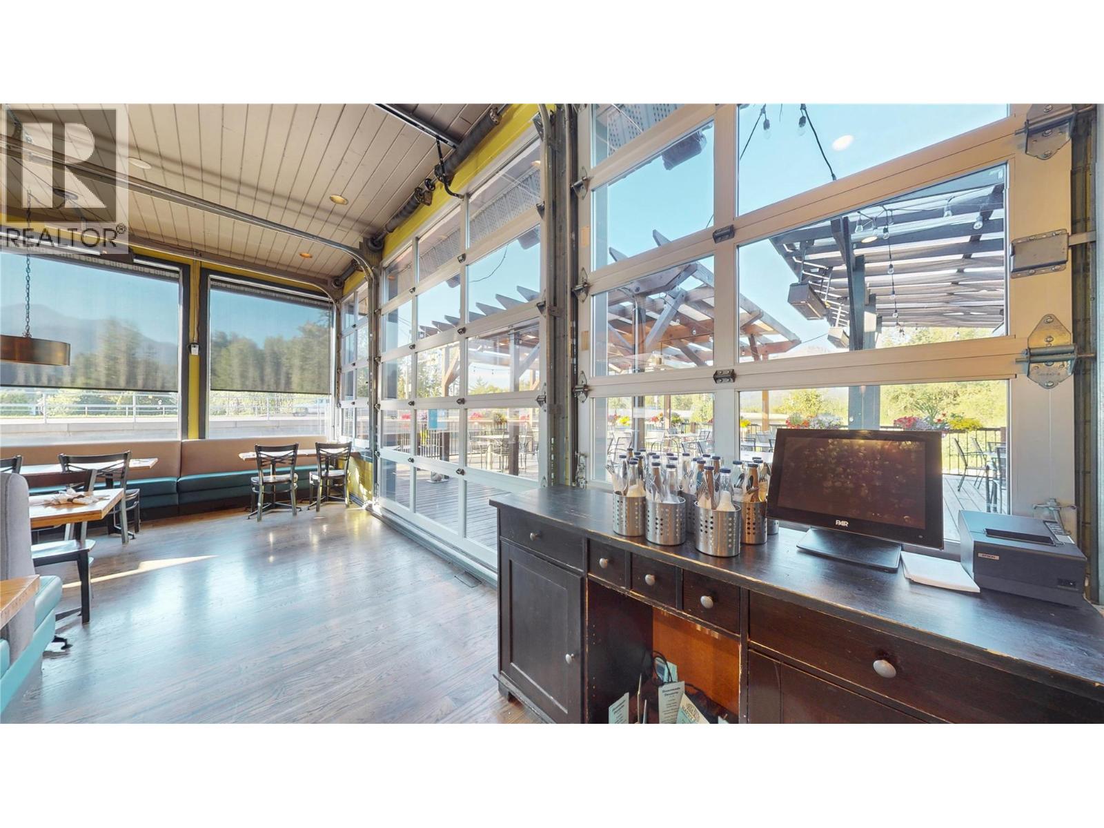 301 Highway 3, Fernie, British Columbia  V0B 1M0 - Photo 12 - 10373991