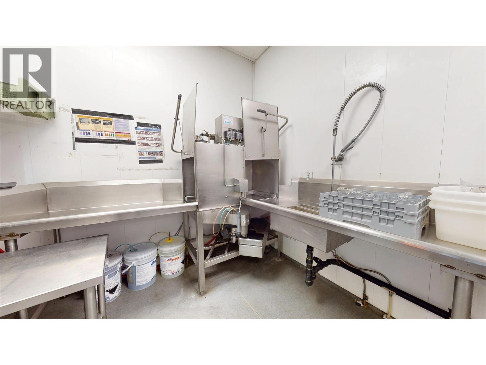 301 Highway 3, Fernie, British Columbia  V0B 1M0 - Photo 29 - 10373991