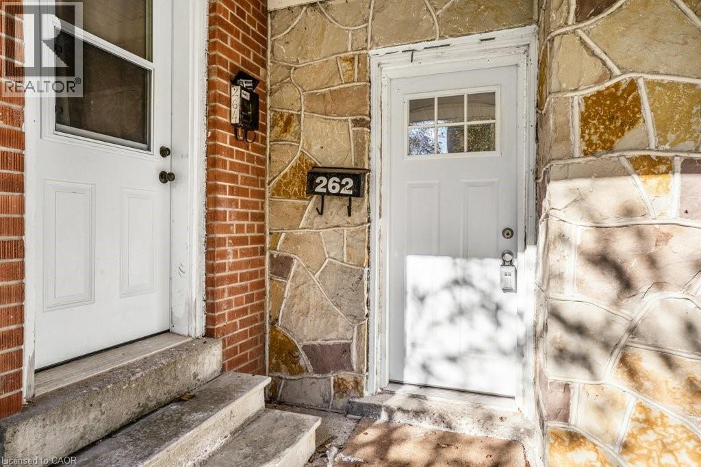 262 Westcourt Place, Waterloo, Ontario  N2L 2R7 - Photo 3 - 40771584