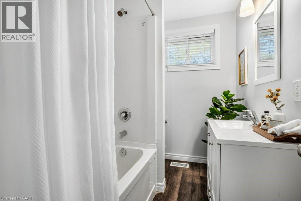 262 Westcourt Place, Waterloo, Ontario  N2L 2R7 - Photo 20 - 40771584