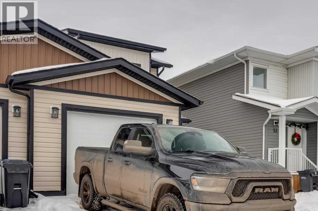 54 Hawthorn Place, Sylvan Lake, Alberta  T4S 0S2 - Photo 3 - A2278627