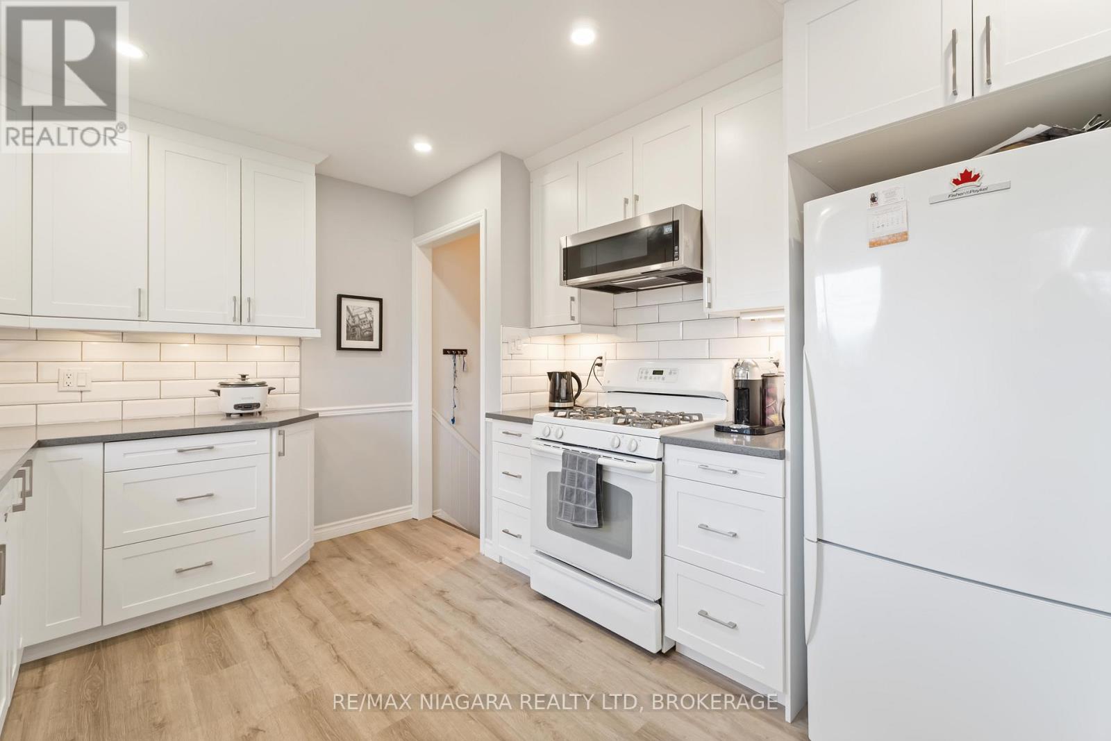 2921 Gail Avenue, Niagara Falls, Ontario  L2J 2E1 - Photo 6 - X12732828