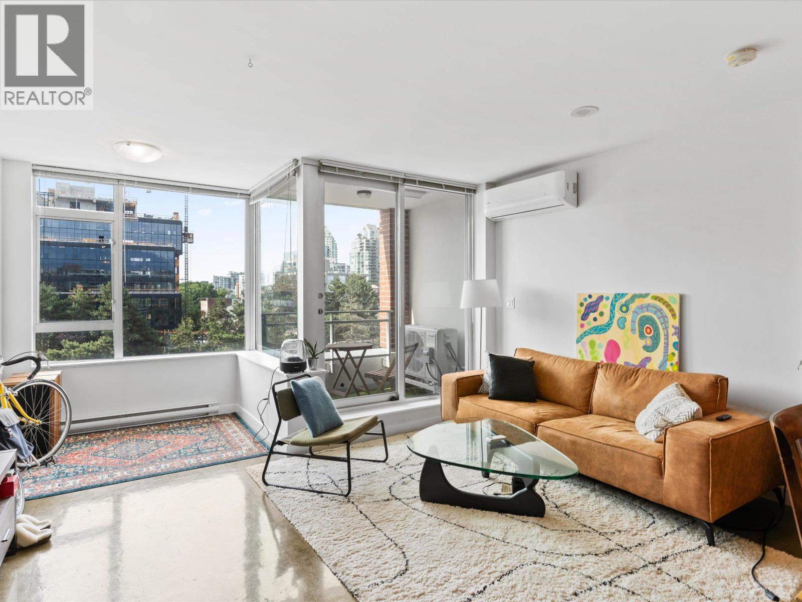 617 221 Union Street, Vancouver, British Columbia  V6A 0B4 - Photo 1 - R3083596