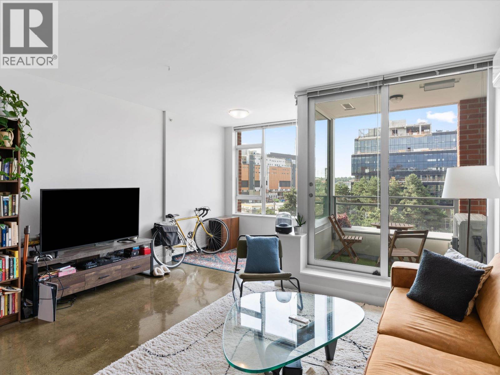 617 221 Union Street, Vancouver, British Columbia  V6A 0B4 - Photo 2 - R3083596