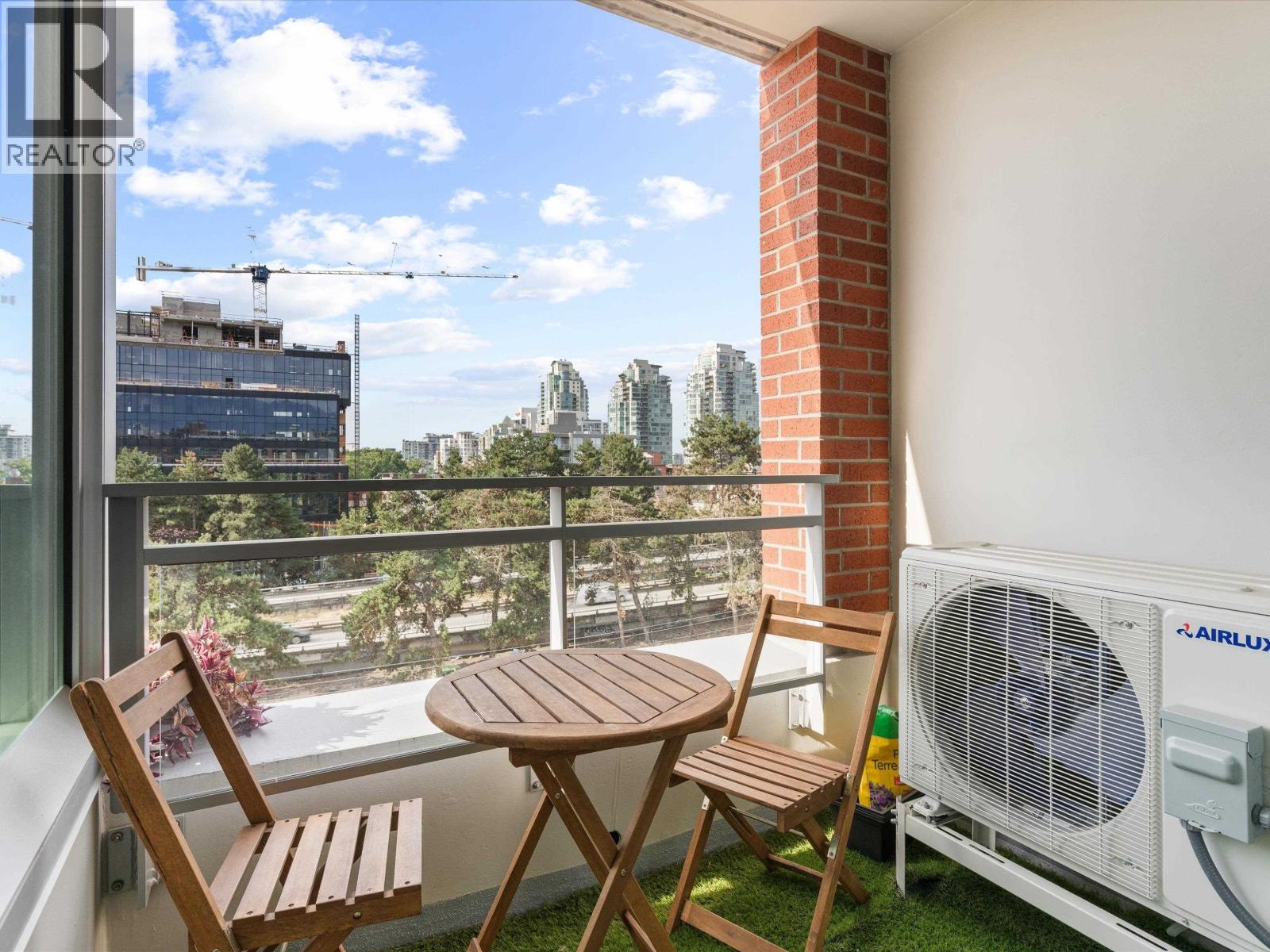 617 221 Union Street, Vancouver, British Columbia  V6A 0B4 - Photo 3 - R3083596