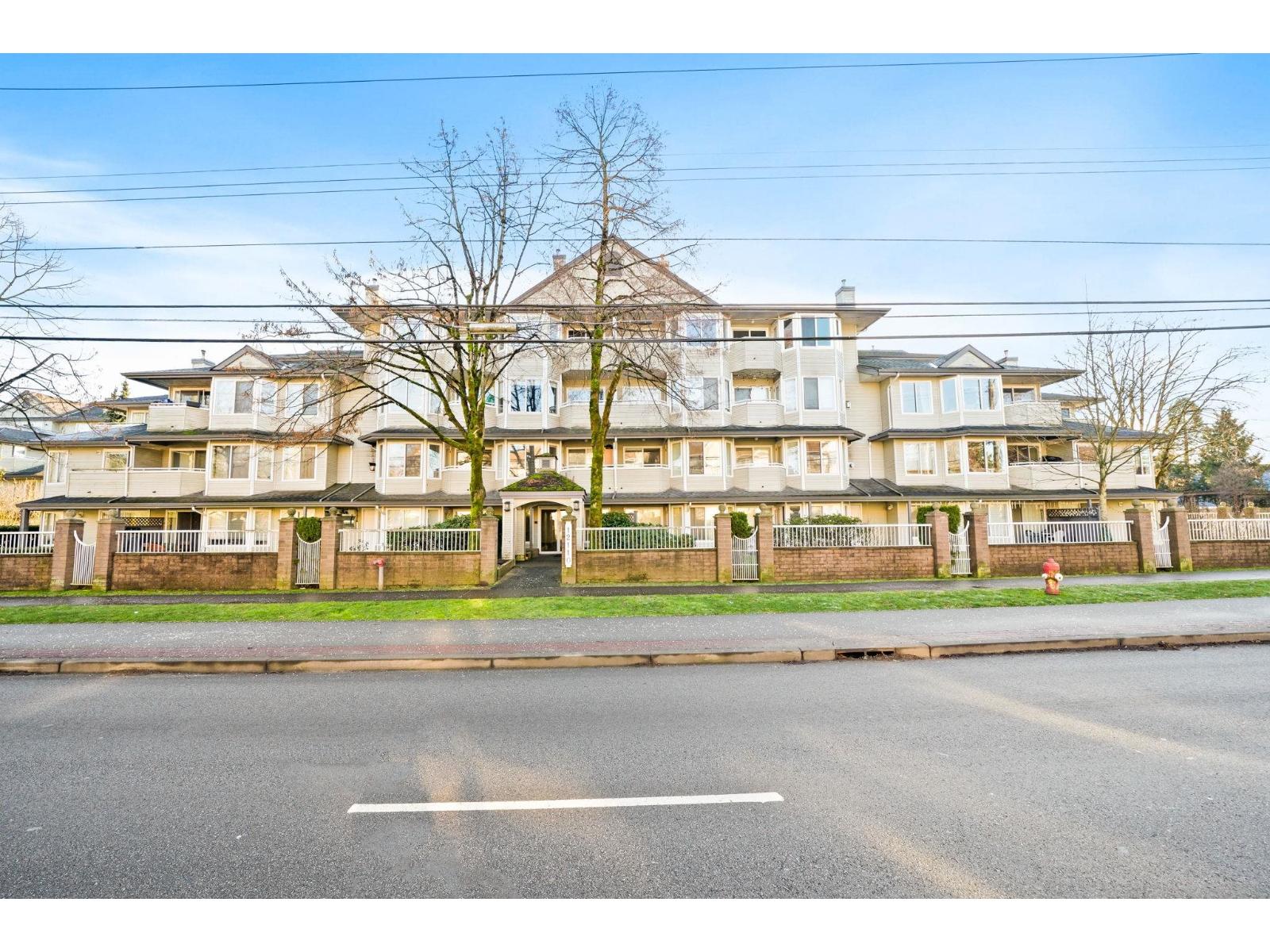 201 12110 80 Avenue, Surrey, British Columbia V3W 0V2 - Photo 3 - R3083085