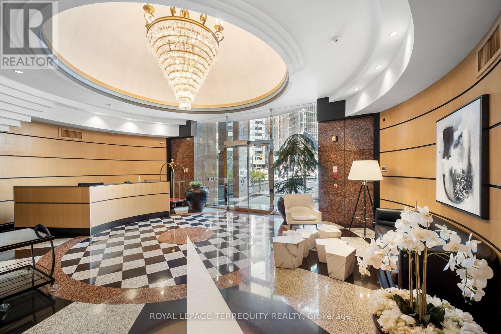 406 - 33 UNIVERSITY AVENUE, Toronto, Ontario