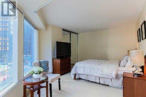 406 - 33 University Avenue, Toronto, Ontario  M5J 2S7 - Photo 10 - C12732766