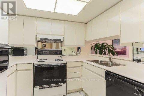 406 - 33 University Avenue, Toronto, Ontario  M5J 2S7 - Photo 9 - C12732766