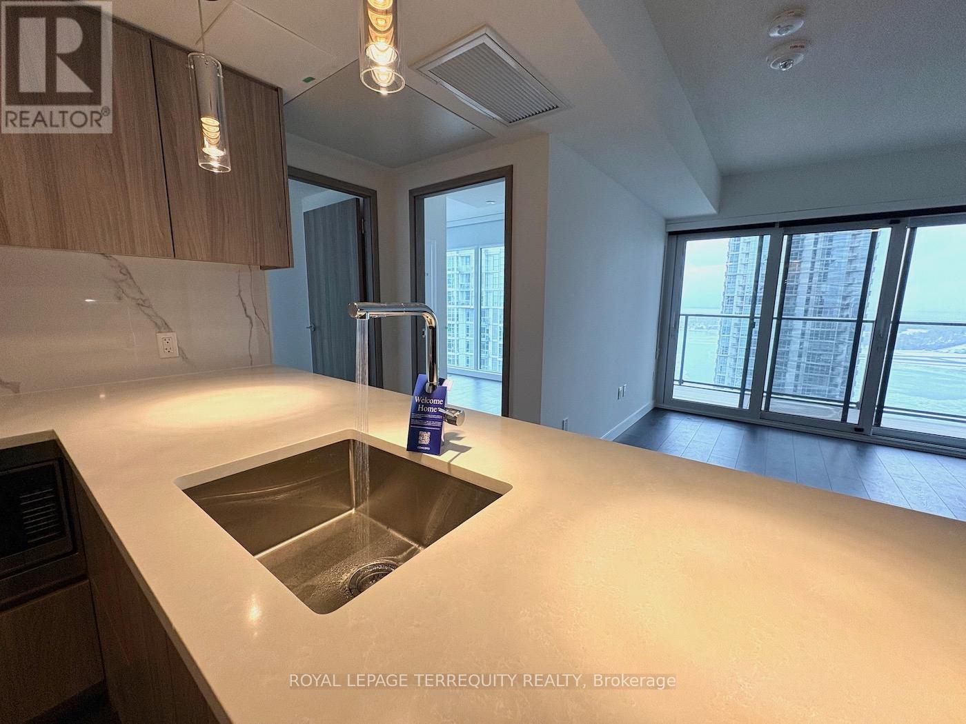 3810 - 3 Concord Cityplace Way, Toronto, Ontario  M5V 0X4 - Photo 11 - C12732814