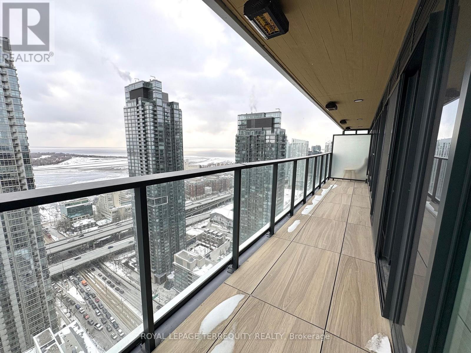 3810 - 3 Concord Cityplace Way, Toronto, Ontario  M5V 0X4 - Photo 21 - C12732814