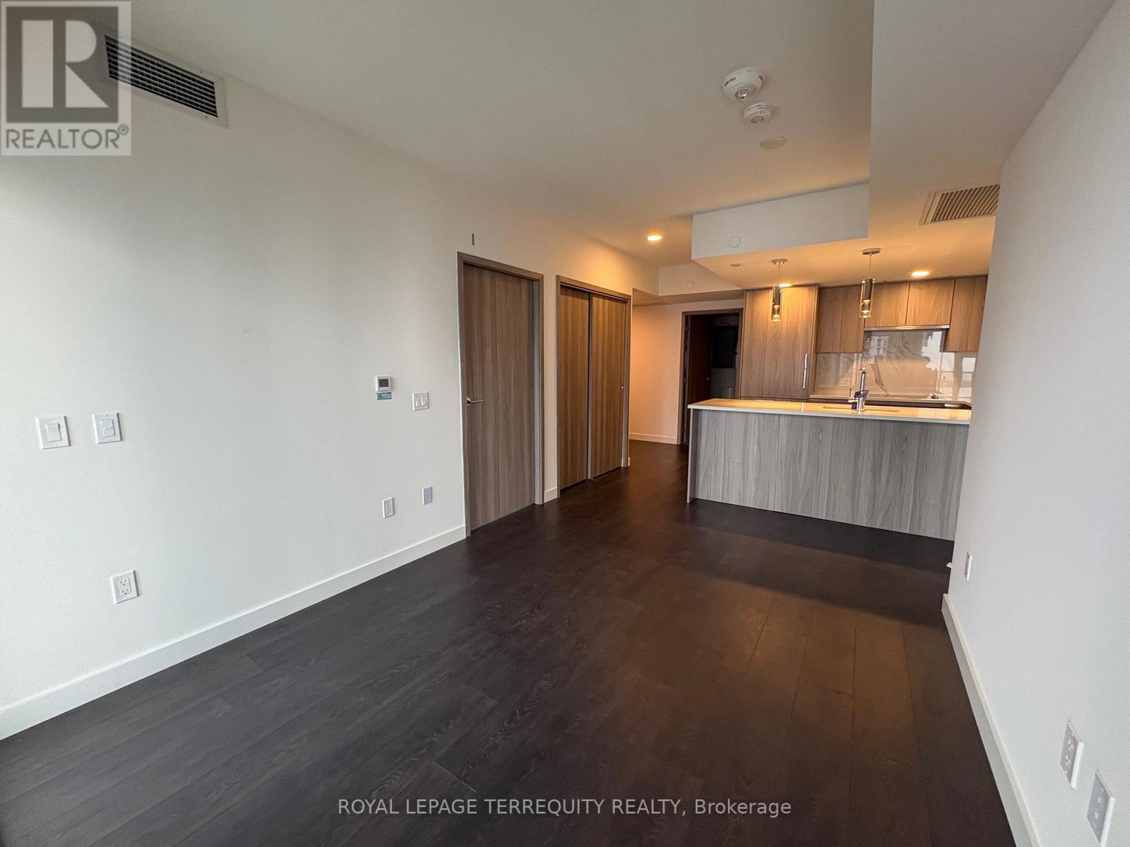 3810 - 3 Concord Cityplace Way, Toronto, Ontario  M5V 0X4 - Photo 6 - C12732814