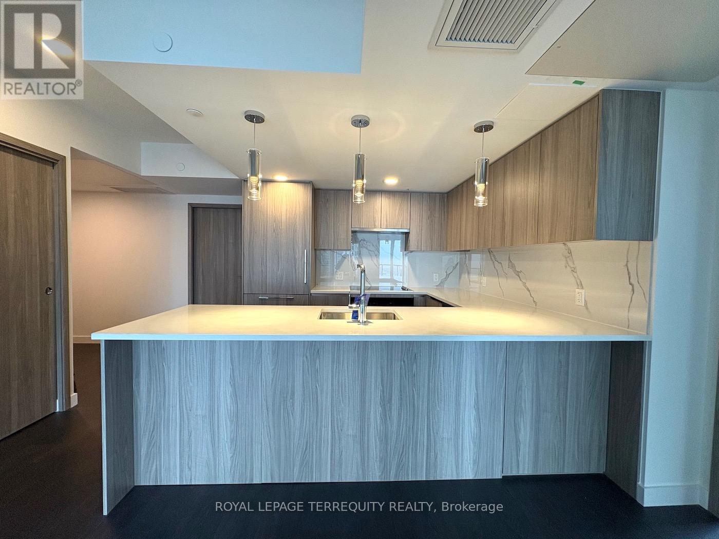 3810 - 3 Concord Cityplace Way, Toronto, Ontario  M5V 0X4 - Photo 8 - C12732814