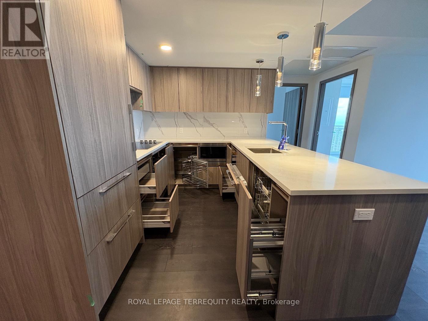 3810 - 3 Concord Cityplace Way, Toronto, Ontario  M5V 0X4 - Photo 9 - C12732814