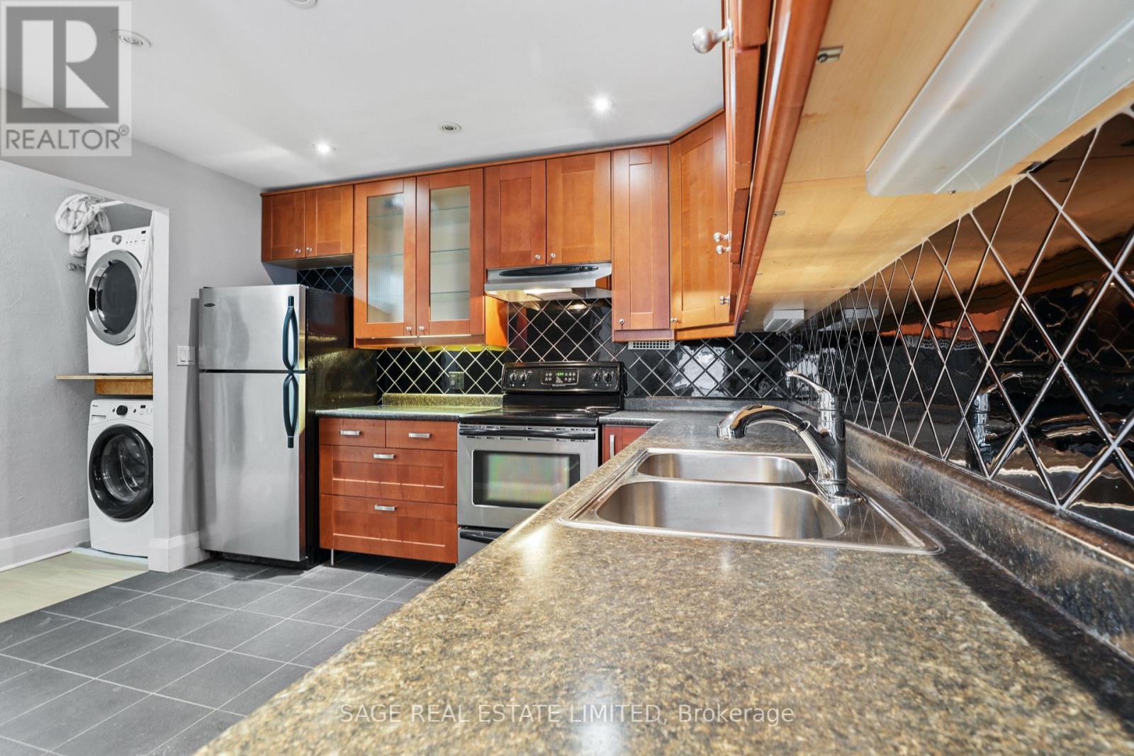 Main - 95 Hillsdale Avenue E, Toronto, Ontario  M4S 1T4 - Photo 11 - C12732822