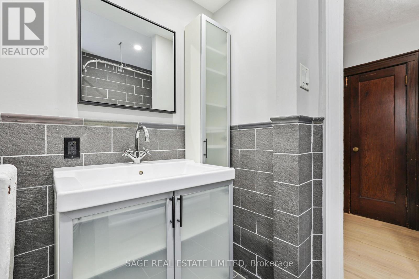 Main - 95 Hillsdale Avenue E, Toronto, Ontario  M4S 1T4 - Photo 16 - C12732822