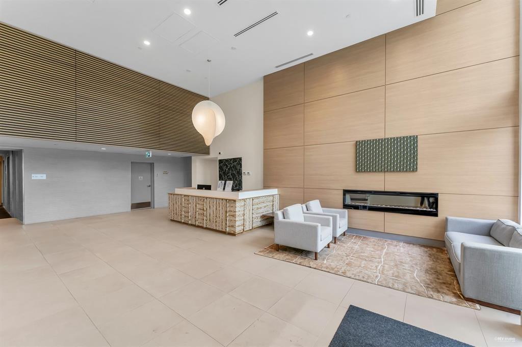 1902 13318 104 Avenue, Surrey, British Columbia  V3T 0R2 - Photo 3 - R3083577