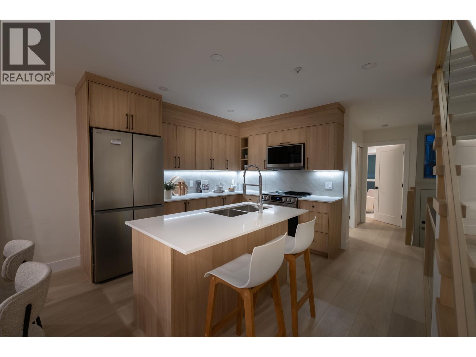 3350 Cobblestone Avenue, Vancouver, British Columbia  V5S 4S4 - Photo 9 - R3082801