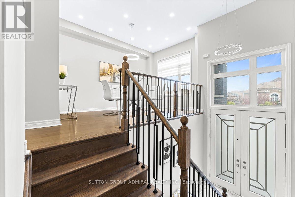 131 Lebovic Campus Drive, Vaughan, Ontario  L6A 4J4 - Photo 4 - N12732790