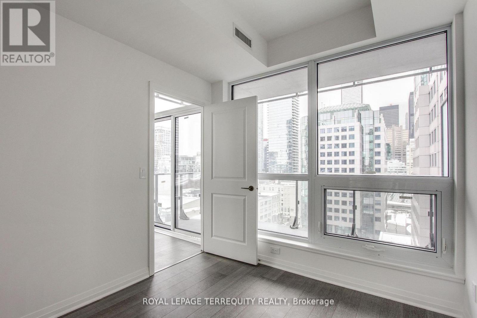 1202 - 8 Mercer Street, Toronto, Ontario  M5V 0C4 - Photo 16 - C12732700