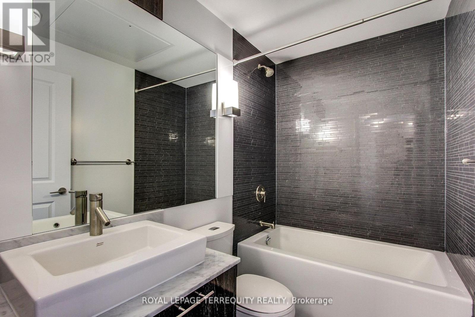 1202 - 8 Mercer Street, Toronto, Ontario  M5V 0C4 - Photo 17 - C12732700