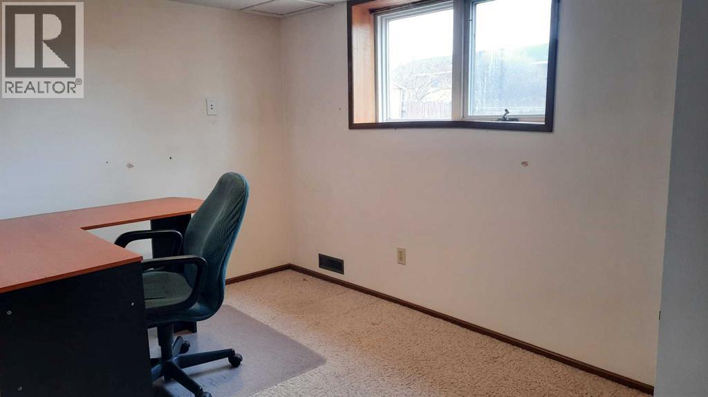 706 Bankview Close, Drumheller, Alberta  T0J 0Y6 - Photo 11 - A2266157