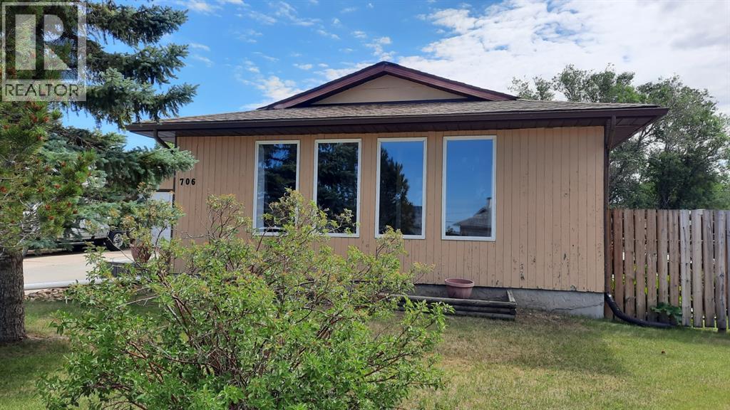 706 Bankview Close, Drumheller, Alberta  T0J 0Y6 - Photo 19 - A2266157