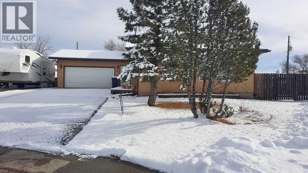 706 Bankview Close, Drumheller, Alberta  T0J 0Y6 - Photo 2 - A2266157