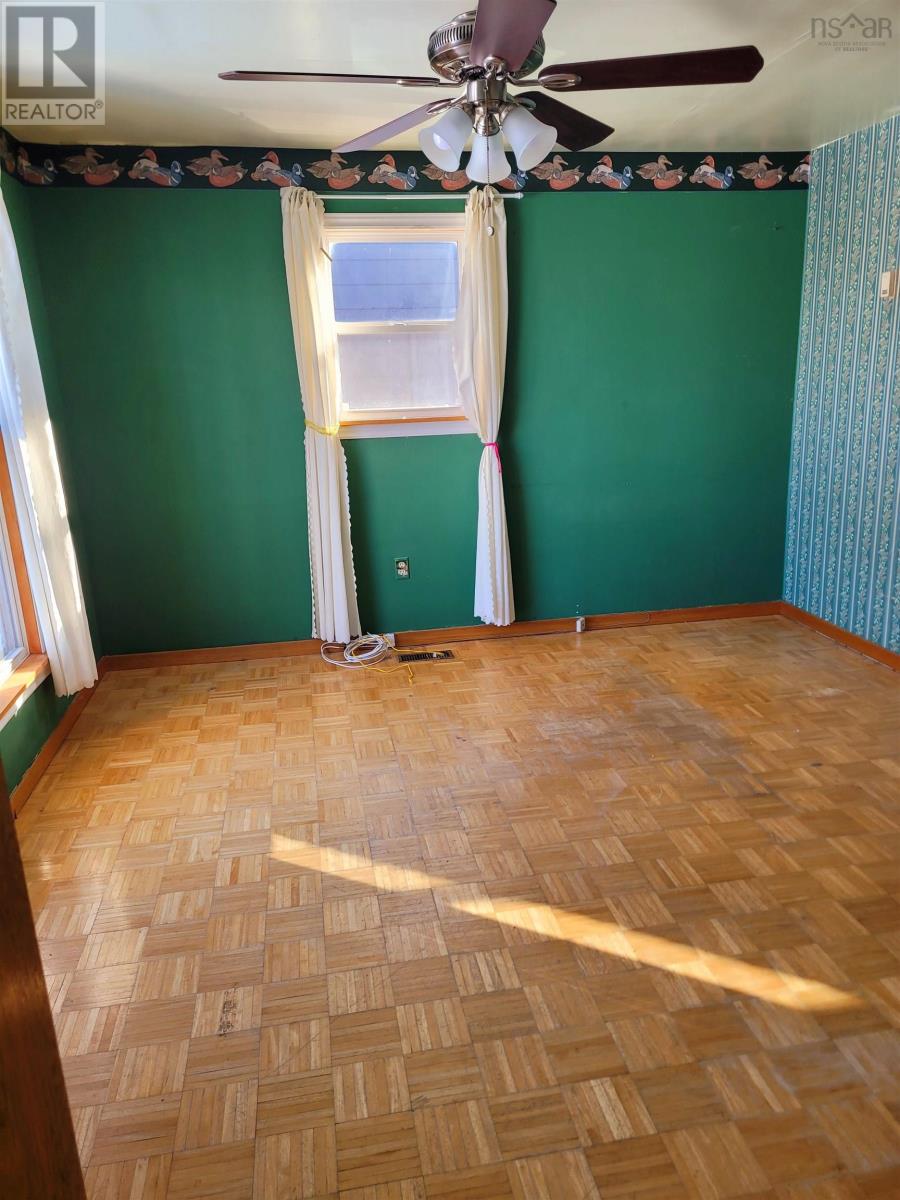 5 Currie Street, Glace Bay, Nova Scotia  B1A 5E2 - Photo 5 - 202601415