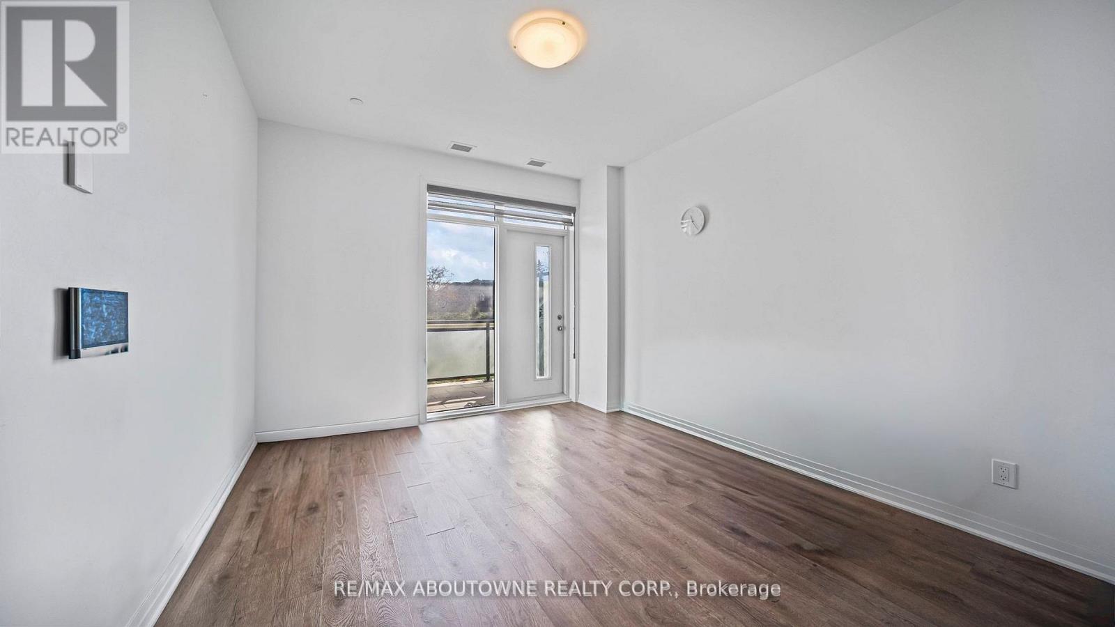 004 - 95 Dundas Street W, Oakville, Ontario  L6M 5N4 - Photo 6 - W12732770