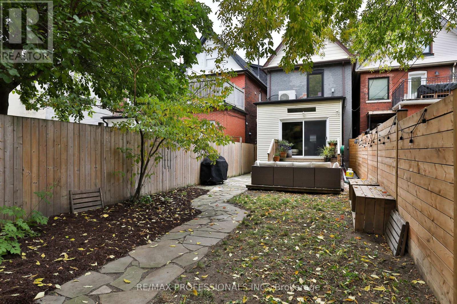 163 1/2 Campbell Avenue, Toronto, Ontario  M6P 3V3 - Photo 40 - W12732810