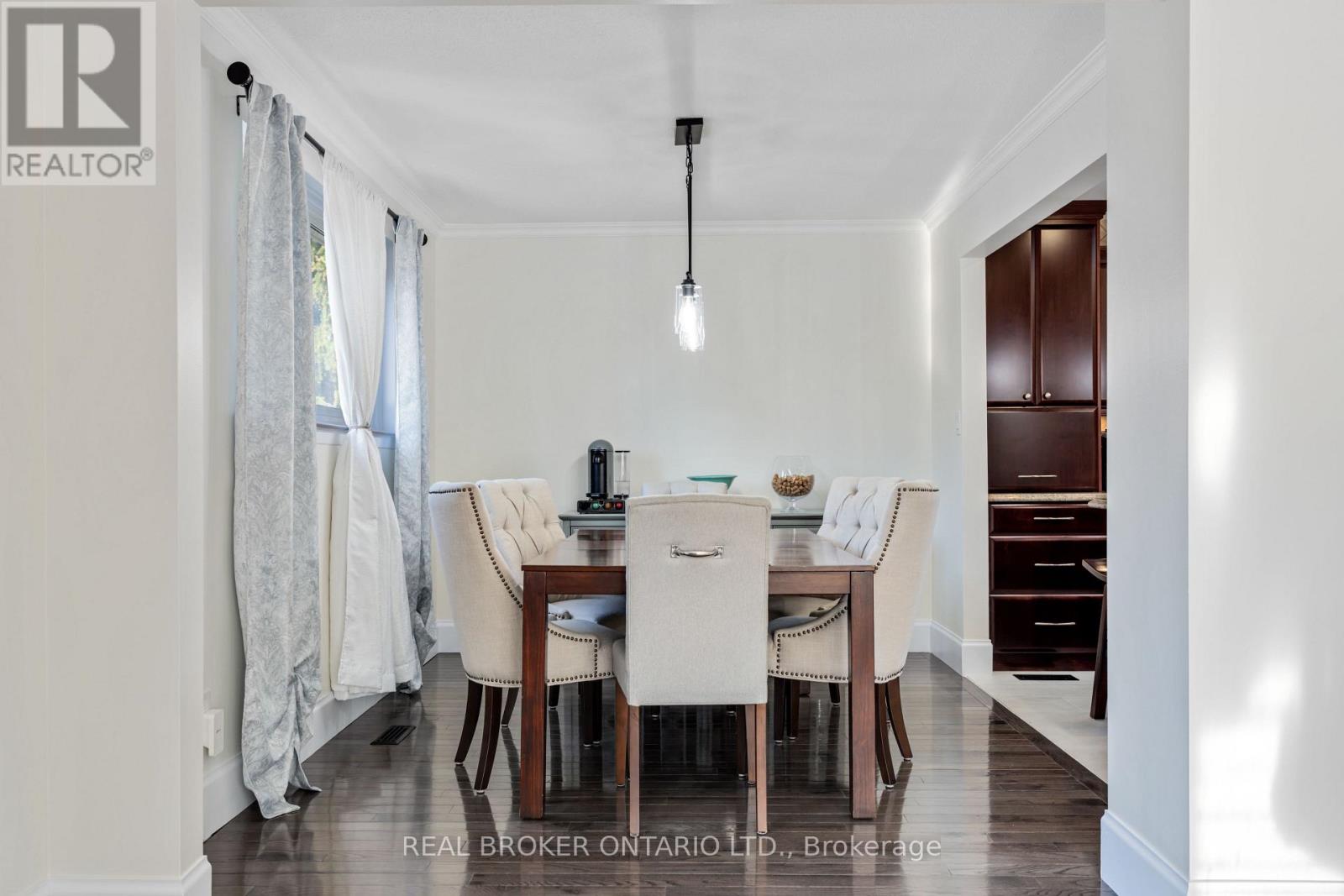 13 Pine Tree Crescent, Brampton, Ontario  L6W 1C7 - Photo 17 - W12732812