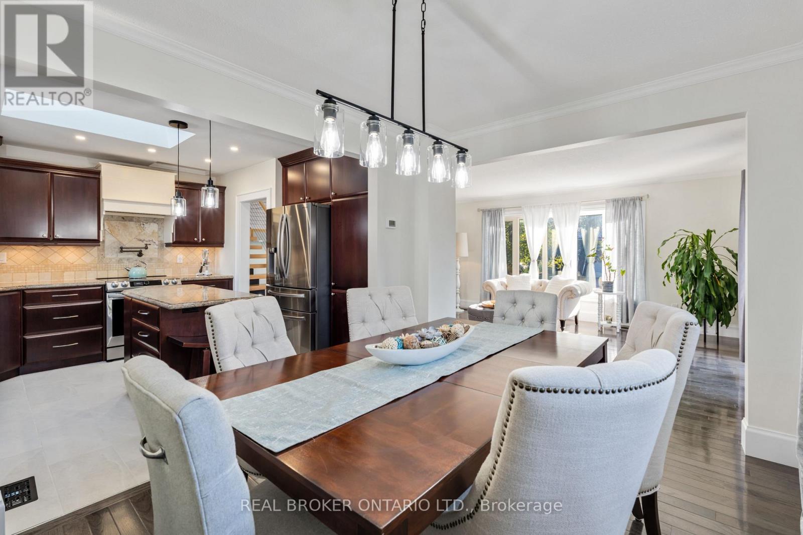 13 Pine Tree Crescent, Brampton, Ontario  L6W 1C7 - Photo 18 - W12732812