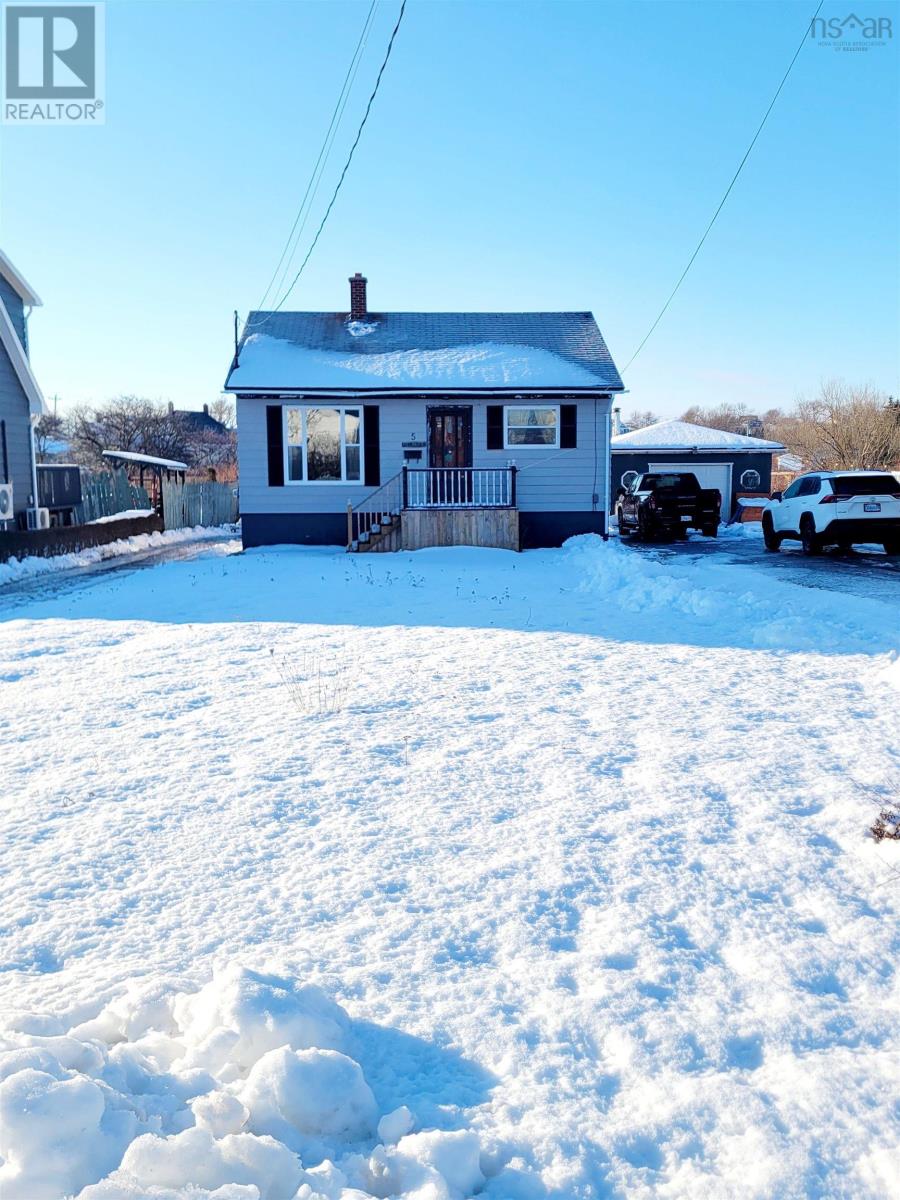5 Currie Street, Glace Bay, Nova Scotia  B1A 5E2 - Photo 2 - 202601415