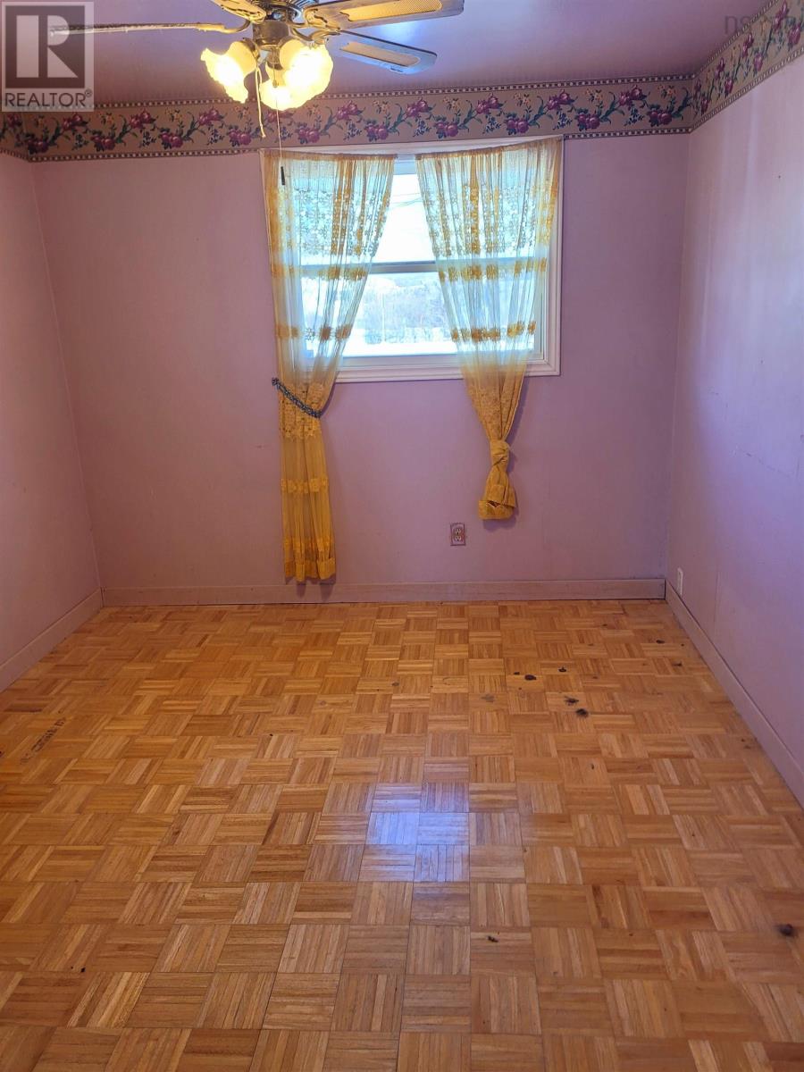 5 Currie Street, Glace Bay, Nova Scotia  B1A 5E2 - Photo 7 - 202601415