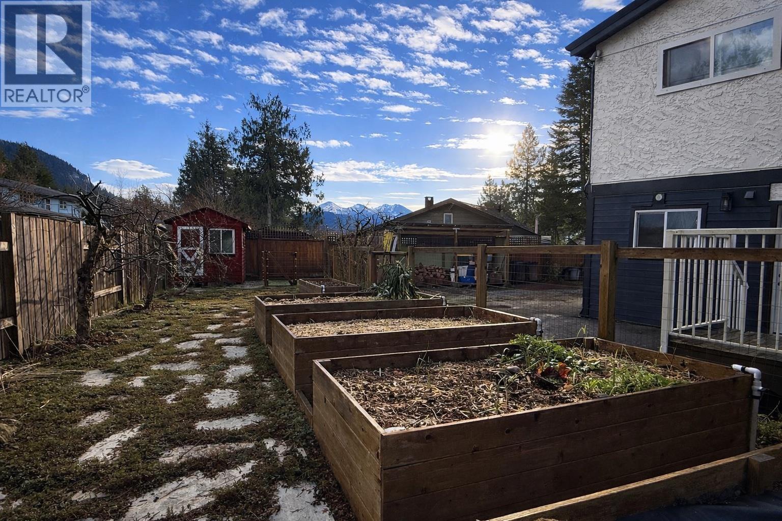 1212 Parkwood Place, Squamish, British Columbia  V0N 1H0 - Photo 16 - R3082875