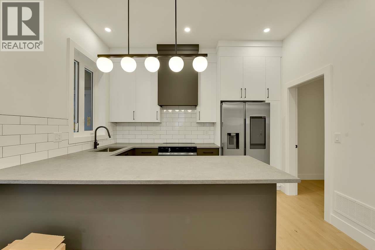 1 1436 E 1ST AVENUE, Vancouver, British Columbia