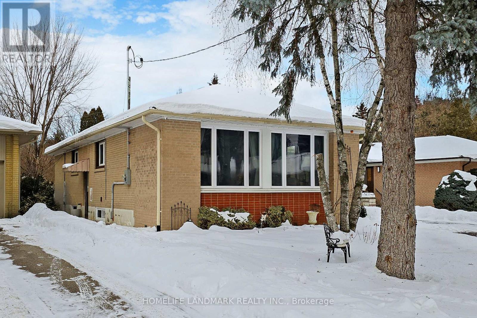 20 HOWARD DRIVE, Toronto, Ontario