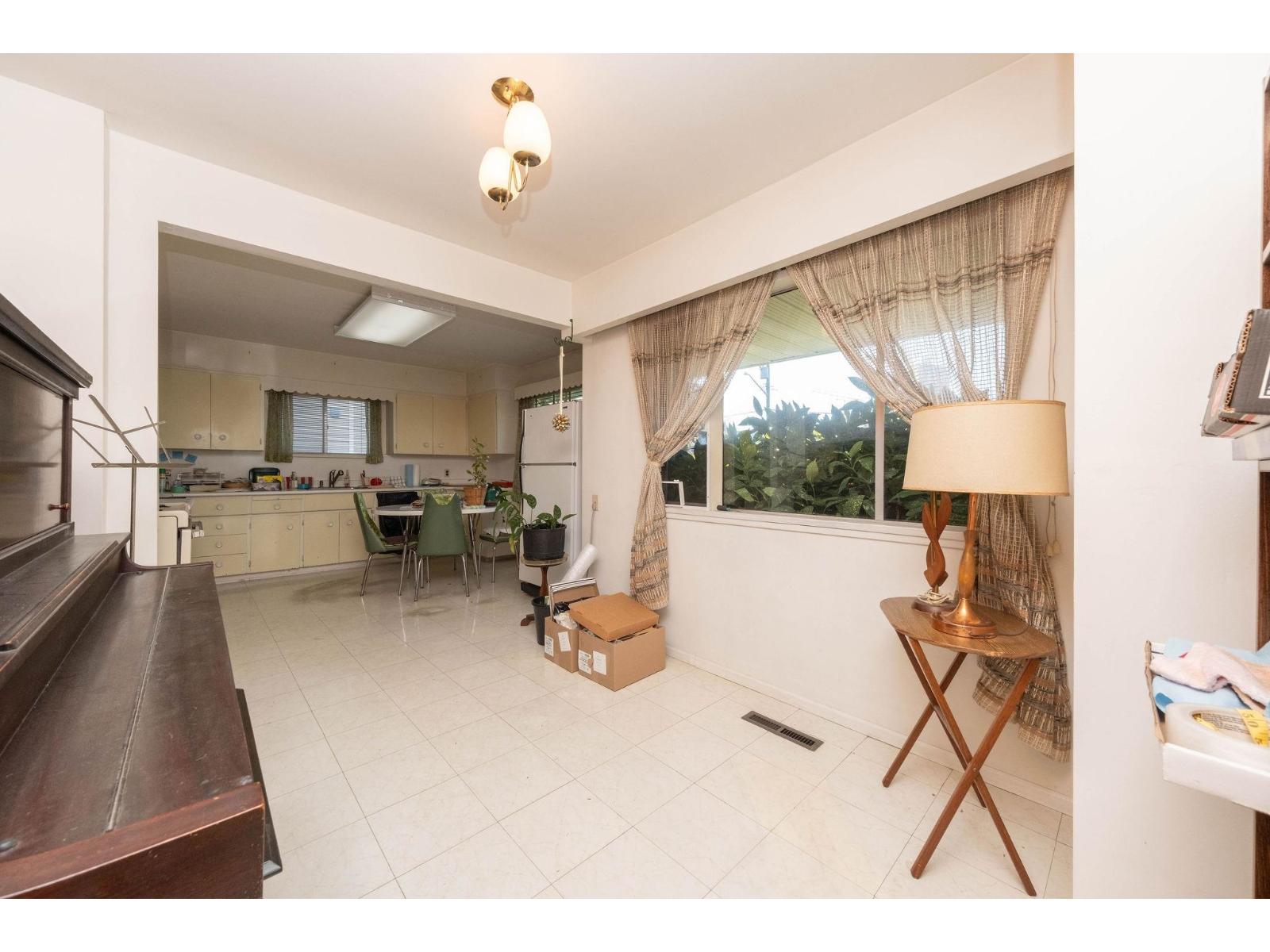 13817 Berg Road, Surrey, British Columbia  V3R 5L2 - Photo 10 - R3083644