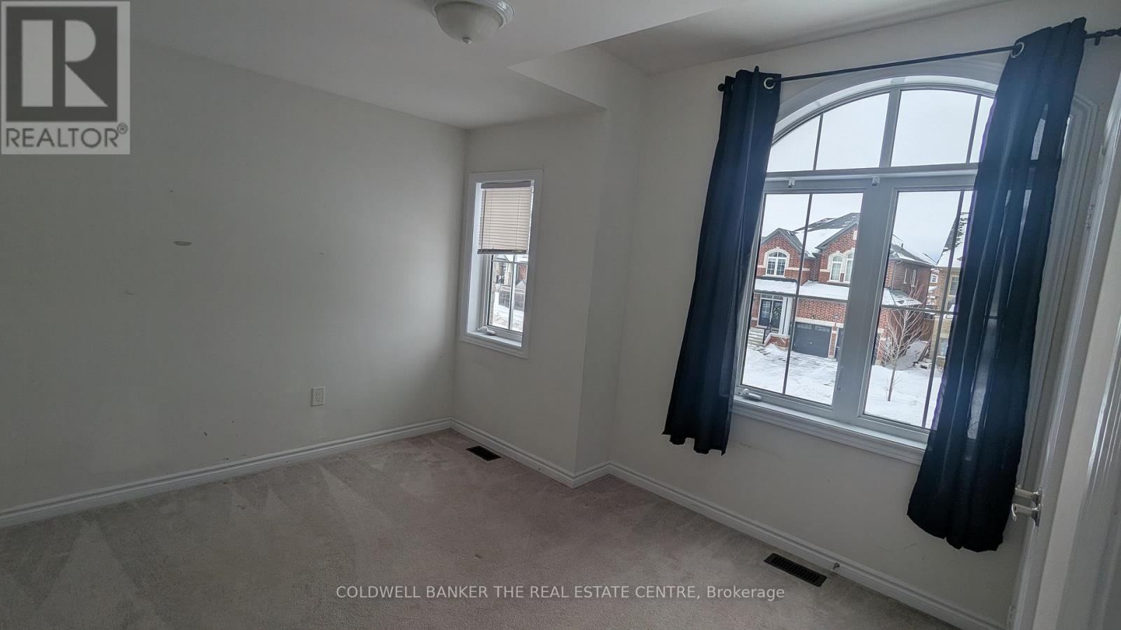 < - 1047 Barton Way, Innisfil, Ontario  L9S 0N5 - Photo 21 - N12613924