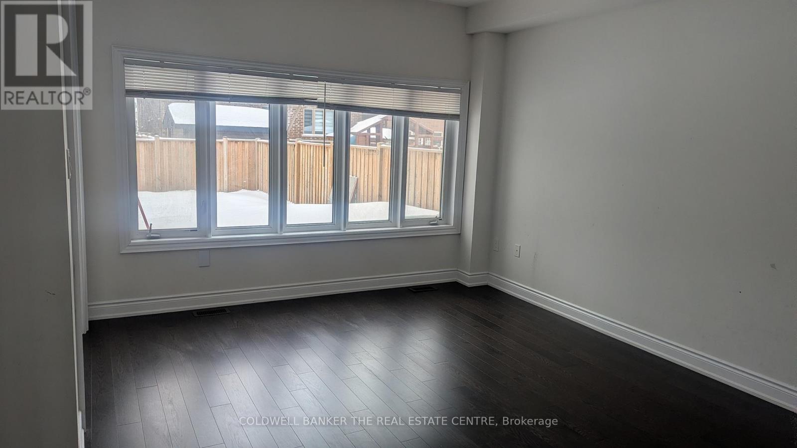 < - 1047 Barton Way, Innisfil, Ontario  L9S 0N5 - Photo 6 - N12613924